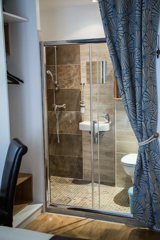 Private Room In A Parisian Homestay! - Close To It All! Eksteriør bilde